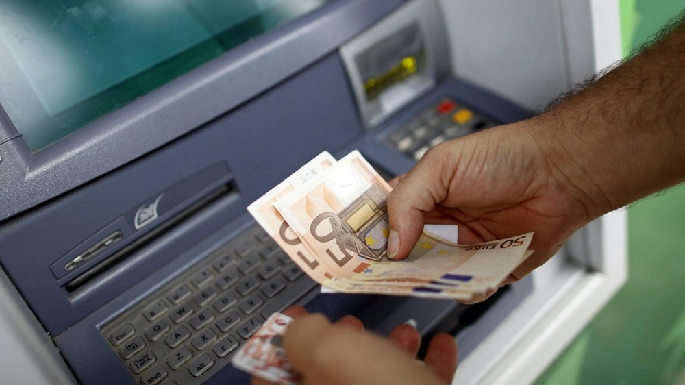Pagat ne Kosove, me pak se 140 euro rritje ne 10 vjet